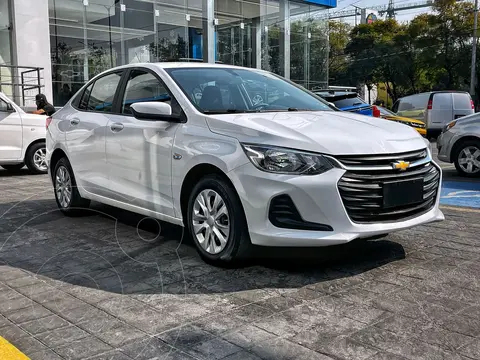 Chevrolet Onix LS Aut usado (2023) color Blanco precio $255,000