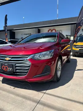 Chevrolet Onix LT usado (2021) color Rojo financiado en mensualidades(enganche $62,675 mensualidades desde $4,793)