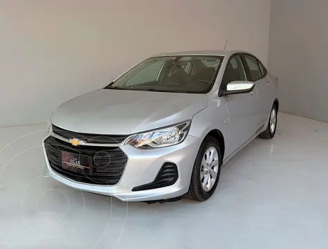 Chevrolet Onix LT Aut usado (2022) color plateado precio $209,000