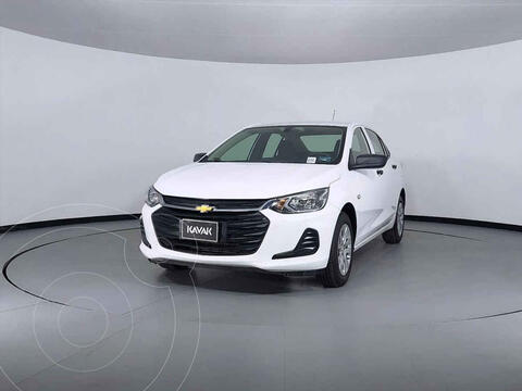 Chevrolet Onix LS usado (2021) color Blanco precio $273,999