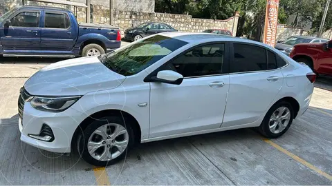 Chevrolet Onix Premier Aut usado (2021) color Blanco financiado en mensualidades(enganche $58,000 mensualidades desde $7,075)