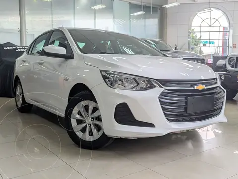 Chevrolet Onix LT Aut usado (2022) color Blanco financiado en mensualidades(enganche $91,542 mensualidades desde $3,933)