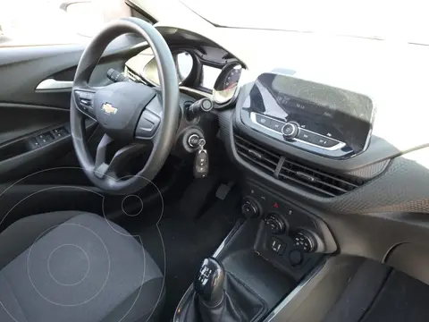 foto Chevrolet Onix LS usado (2021) color Blanco precio $245,000