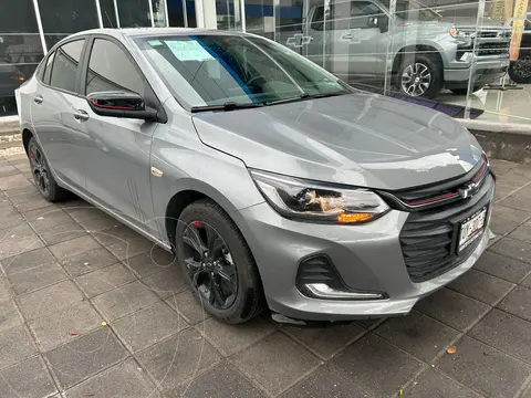Chevrolet Onix Premier Red Line Aut usado (2023) color Gris Oscuro financiado en mensualidades(enganche $85,400 mensualidades desde $6,921)