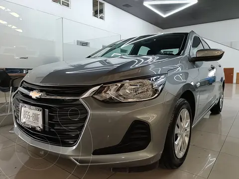 Chevrolet Onix LS Aut usado (2024) color Gris Oscuro financiado en mensualidades(enganche $83,112 mensualidades desde $7,135)