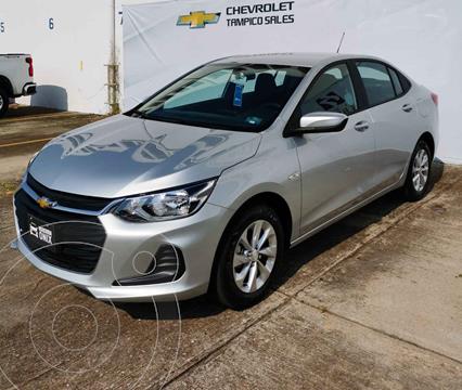 foto Chevrolet Onix LT Aut nuevo color Plata precio $319,400