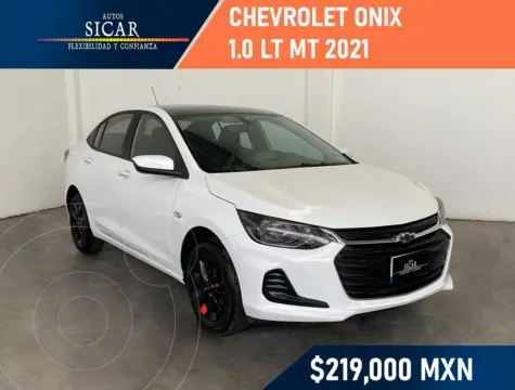 Chevrolet Onix LT usado (2021) color Blanco financiado en mensualidades(enganche $56,169 mensualidades desde $4,331)