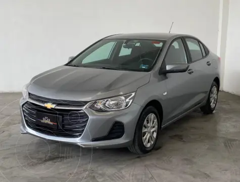 Chevrolet Onix LS Aut usado (2023) color plateado precio $259,000