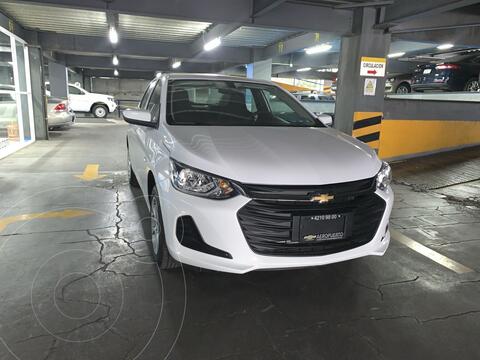 Chevrolet Onix LS usado (2022) color Blanco precio $284,400