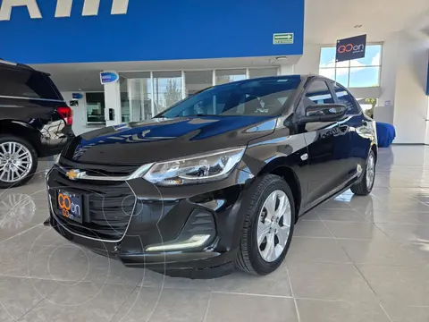 Chevrolet Onix LT Aut usado (2024) color Negro financiado en mensualidades(enganche $85,838 mensualidades desde $6,564)