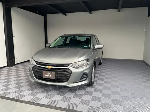 Chevrolet Onix LS Aut usado (2023) color plateado precio $222,000