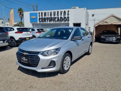 foto Chevrolet Onix LS Aut usado (2021) color plateado precio $215,000