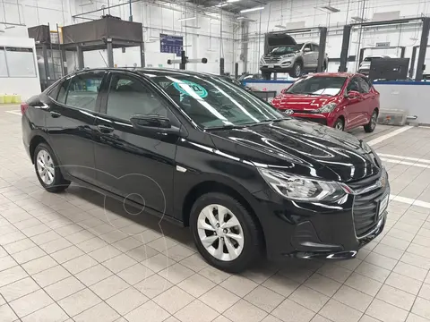 Chevrolet Onix LT Aut usado (2022) color Negro financiado en mensualidades(enganche $88,867 mensualidades desde $3,739)