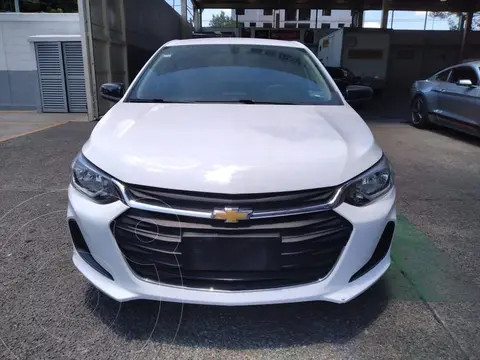 Chevrolet Onix LT usado (2021) color Blanco financiado en mensualidades(enganche $49,000 mensualidades desde $5,928)