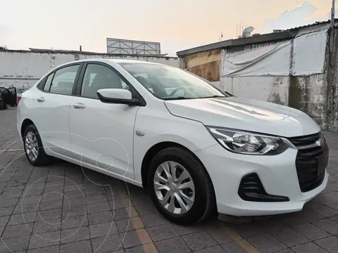 Chevrolet Onix LS Aut usado (2023) color Blanco precio $260,000