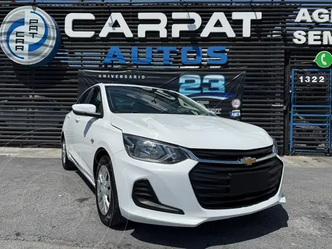 Chevrolet Onix LS Aut usado (2023) color Blanco financiado en mensualidades(enganche $54,780 mensualidades desde $5,709)