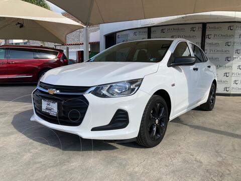 Chevrolet Onix LS usado (2021) color Blanco precio $289,000
