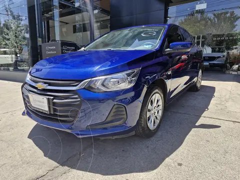 Chevrolet Onix LS Aut usado (2022) color Azul financiado en mensualidades(enganche $21,300 mensualidades desde $6,100)