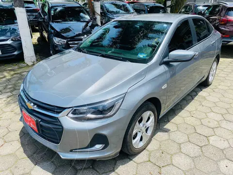 Chevrolet Onix LT usado (2023) color Plata precio $245,000