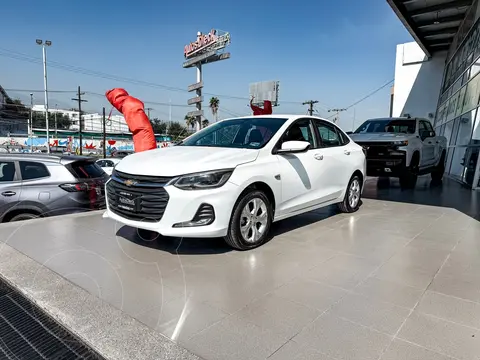 Chevrolet Onix LT usado (2023) color Blanco financiado en mensualidades(enganche $45,980 mensualidades desde $4,705)