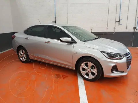 Chevrolet Onix Premier Aut usado (2021) color plateado precio $230,000