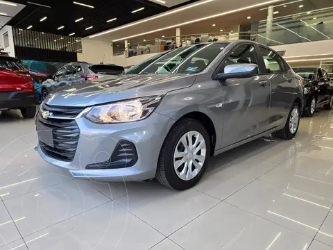 Chevrolet Onix LS Aut usado (2023) color Gris precio $228,900