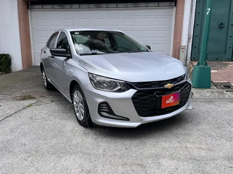 Chevrolet Onix LS usado (2021) color Plata Brillante precio $219,500