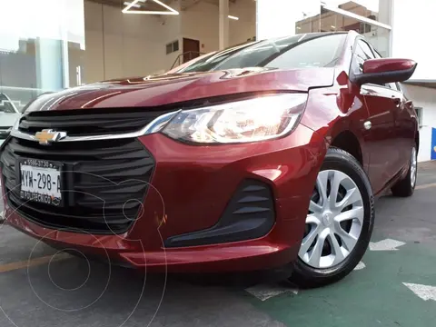 Chevrolet Onix LS Aut usado (2024) color Rojo financiado en mensualidades(enganche $81,478 mensualidades desde $6,994)