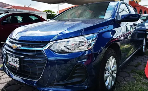 Chevrolet Onix LT usado (2022) color Azul financiado en mensualidades(enganche $32,000)