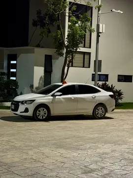 Chevrolet Onix LS Aut usado (2024) color Blanco precio $291,000