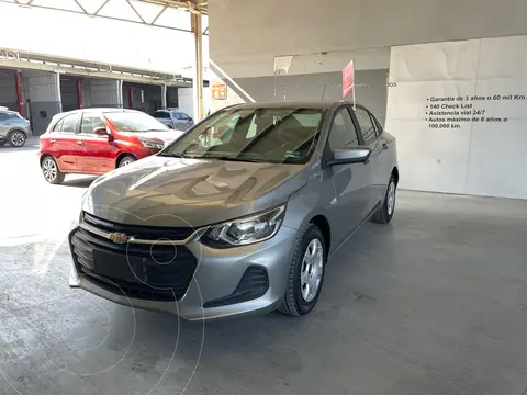 Chevrolet Onix LS Aut usado (2023) color Gris financiado en mensualidades(enganche $88,643 mensualidades desde $4,230)