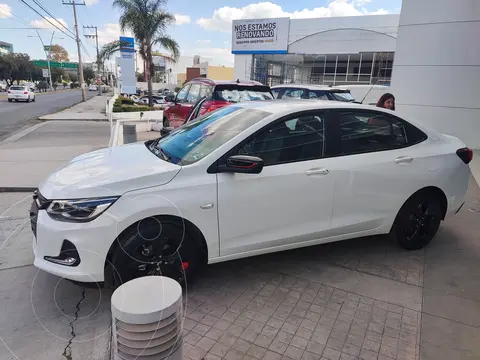 foto Chevrolet Onix Premier Red Line Aut usado (2023) color Blanco precio $385,000