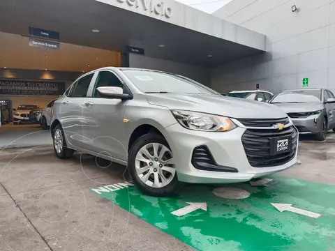 Chevrolet Onix LS Aut usado (2022) color plateado precio $225,000