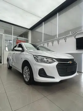 Chevrolet Onix LS Aut usado (2022) color Blanco precio $200,000