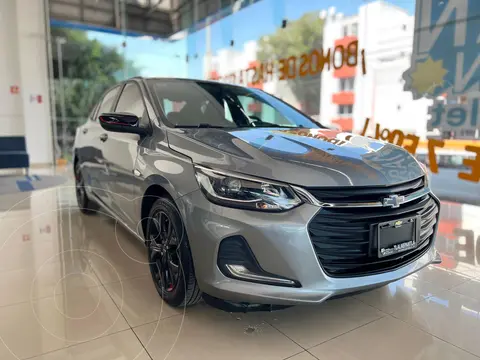 Chevrolet Onix Premier Red Line Aut usado (2023) color Gris precio $273,000