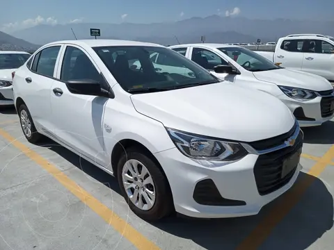 Chevrolet Onix LS usado (2021) color Blanco financiado en mensualidades(enganche $56,000 mensualidades desde $5,507)
