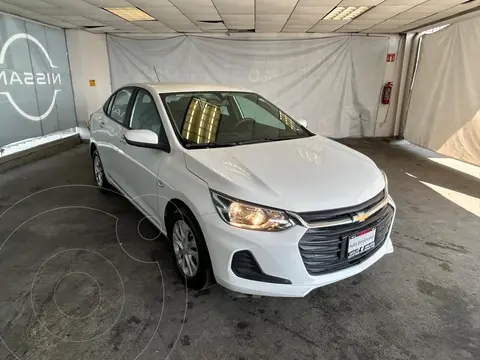 Chevrolet Onix LS Aut usado (2023) color Blanco precio $228,800