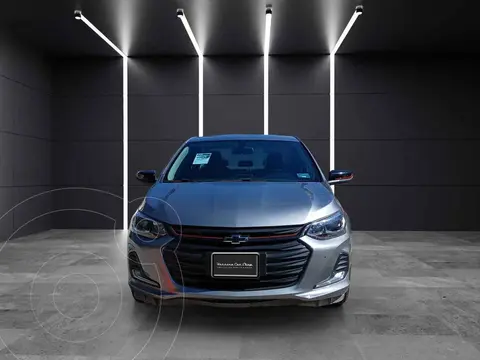 Chevrolet Onix Premier Red Line Aut usado (2023) color Gris precio $290,000