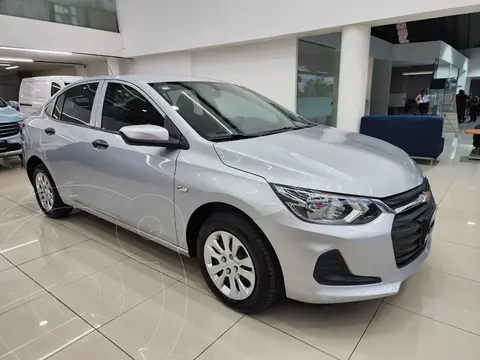 Chevrolet Onix LT Aut usado (2021) color plateado precio $199,499