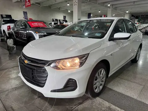 Chevrolet Onix LS Aut usado (2023) color Blanco financiado en mensualidades(enganche $64,038 mensualidades desde $4,899)