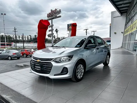 Chevrolet Onix LS Aut usado (2021) color plateado precio $239,000