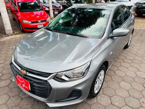 Chevrolet Onix LS usado (2023) color Gris financiado en mensualidades(enganche $61,006 mensualidades desde $5,419)
