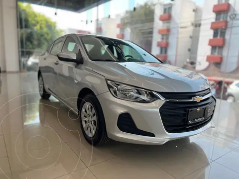 Chevrolet Onix LS Aut usado (2022) color plateado precio $249,000