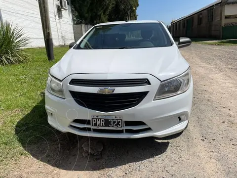 Chevrolet Prisma LT usado (2016) color Blanco precio u$s9.800