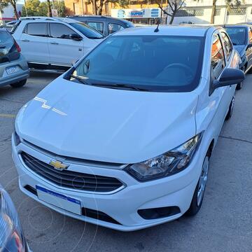 Chevrolet Prisma LT usado (2018) color Blanco financiado en cuotas(anticipo $1.612.800 cuotas desde $99.066)