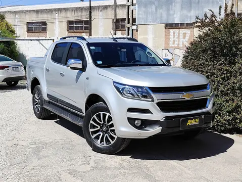 Chevrolet S 10 High Country 2.8 4x4 CD Aut usado (2017) color Plata financiado en cuotas(anticipo $19.500.000)