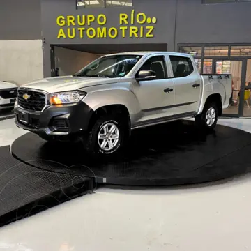 Chevrolet S10 MAX Doble Cabina usado (2023) color plateado financiado en mensualidades(enganche $47,652 mensualidades desde $10,047)