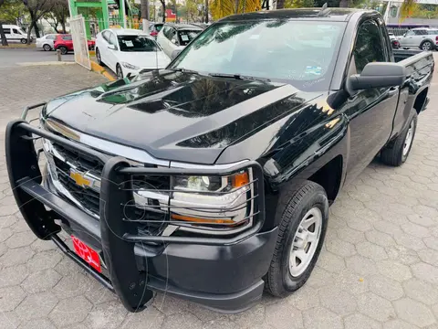 Chevrolet Silverado 1500 Cab Reg Paq B usado (2017) color Negro precio $357,000