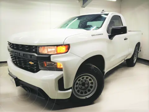 Chevrolet Silverado 1500 Cab Reg Paq A usado (2021) color Blanco precio $630,000