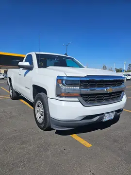 Chevrolet Silverado 1500 LS Cab Reg  A/A Radio Aut usado (2016) color Blanco precio $265,000